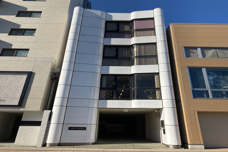 トラスト株式会社の写真